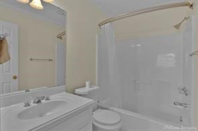 5337 S Lakeshore Drive, Shreveport, LA 71109