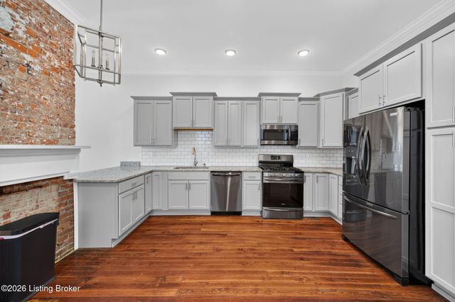 1122 E Burnett Ave, Louisville, KY 40217