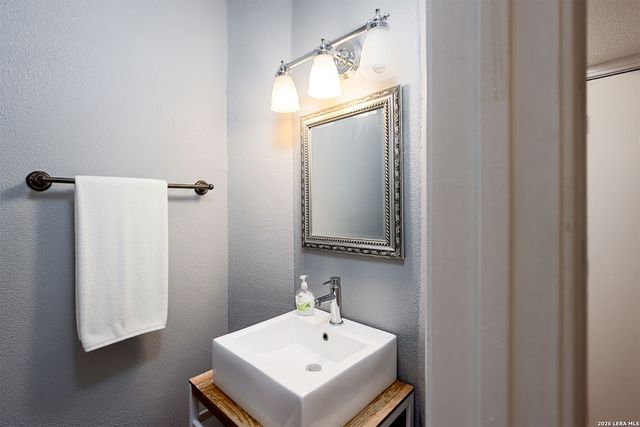 7711 Callaghan Rd Apt 805, San Antonio, TX 78229