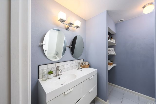 7711 Callaghan Rd Apt 805, San Antonio, TX 78229