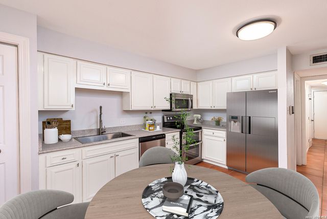 7711 Callaghan Rd Apt 805, San Antonio, TX 78229