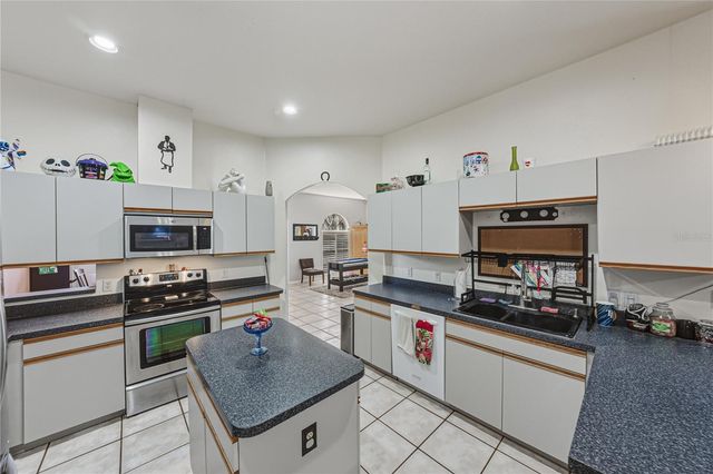 3926 MEADOWLARK COURT, Land O Lakes, FL 34639