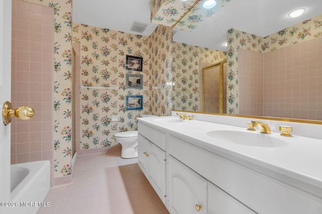 8 Byram Lane 4, Little Silver, NJ 07739