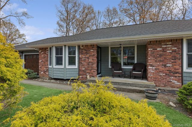 61 Griffin Drive, Mount Sinai, NY 11766