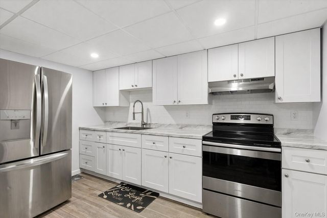 61 Griffin Drive, Mount Sinai, NY 11766