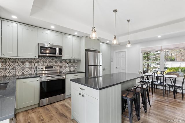 61 Griffin Drive, Mount Sinai, NY 11766