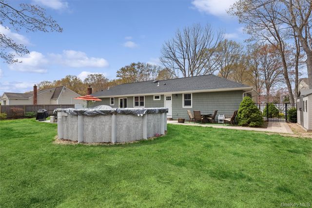 61 Griffin Drive, Mount Sinai, NY 11766