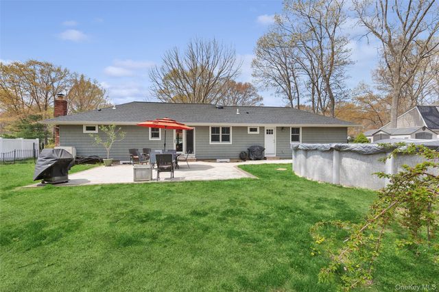 61 Griffin Drive, Mount Sinai, NY 11766