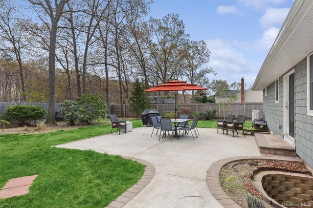 61 Griffin Drive, Mount Sinai, NY 11766