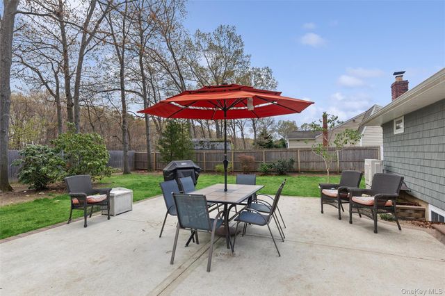 61 Griffin Drive, Mount Sinai, NY 11766