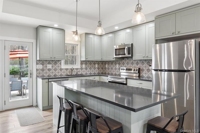 61 Griffin Drive, Mount Sinai, NY 11766