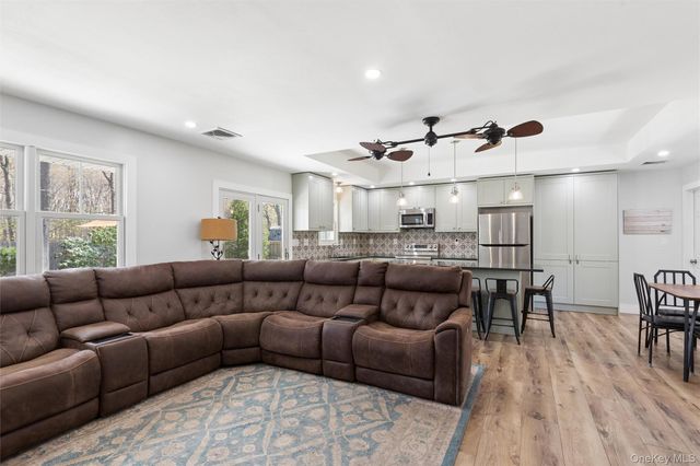 61 Griffin Drive, Mount Sinai, NY 11766