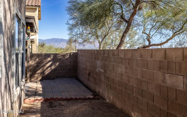 7658 E Desert Overlook Drive, Tucson, AZ 85710
