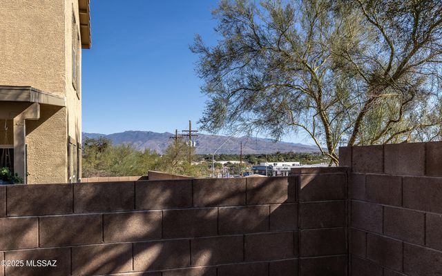 7658 E Desert Overlook Drive, Tucson, AZ 85710