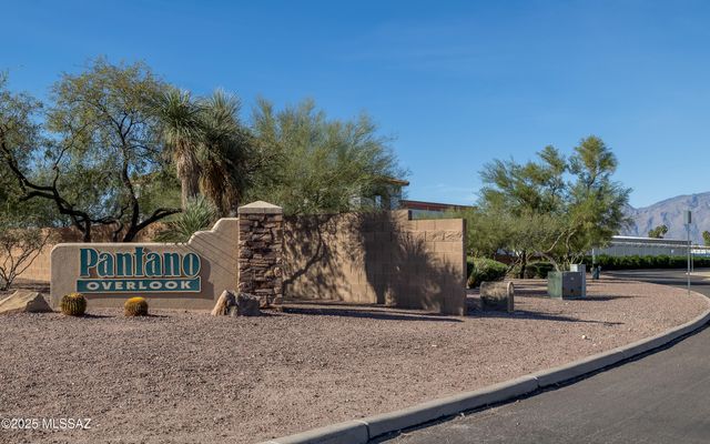 7658 E Desert Overlook Drive, Tucson, AZ 85710