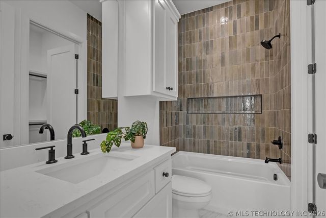 11113 S Thomas Terrace W, Jenks, OK 74037
