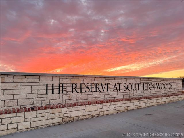 11113 S Thomas Terrace W, Jenks, OK 74037