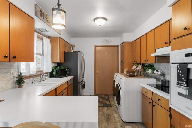 4404 N 350 E Road, Rolling Prairie, IN 46371