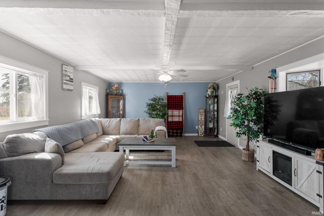 4404 N 350 E Road, Rolling Prairie, IN 46371