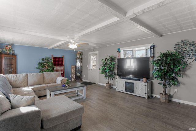 4404 N 350 E Road, Rolling Prairie, IN 46371