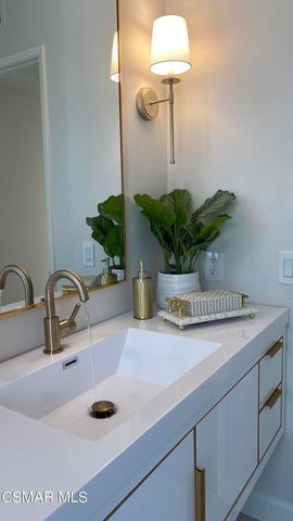 23275 Park Ensenada, Calabasas, CA 91302