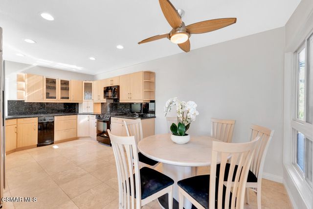 23275 Park Ensenada, Calabasas, CA 91302