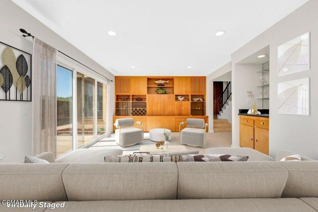 23275 Park Ensenada, Calabasas, CA 91302