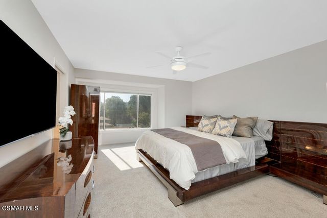23275 Park Ensenada, Calabasas, CA 91302