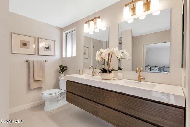 23275 Park Ensenada, Calabasas, CA 91302
