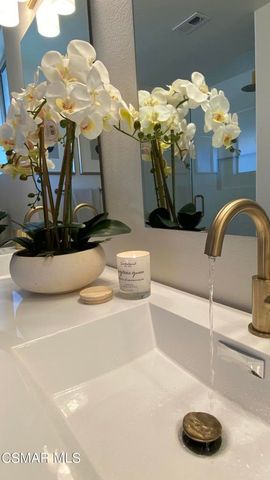 23275 Park Ensenada, Calabasas, CA 91302
