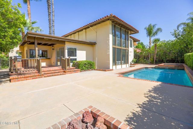 23275 Park Ensenada, Calabasas, CA 91302