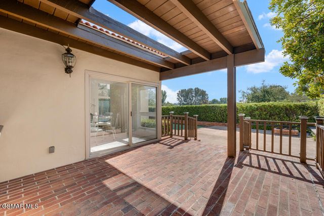 23275 Park Ensenada, Calabasas, CA 91302