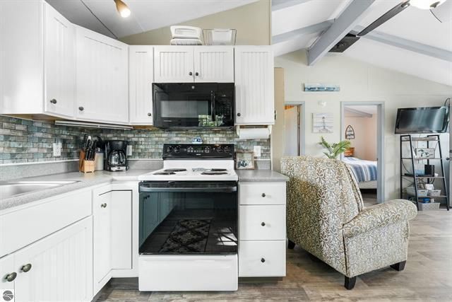 9301 E 50 Road, Cadillac City, MI 49601