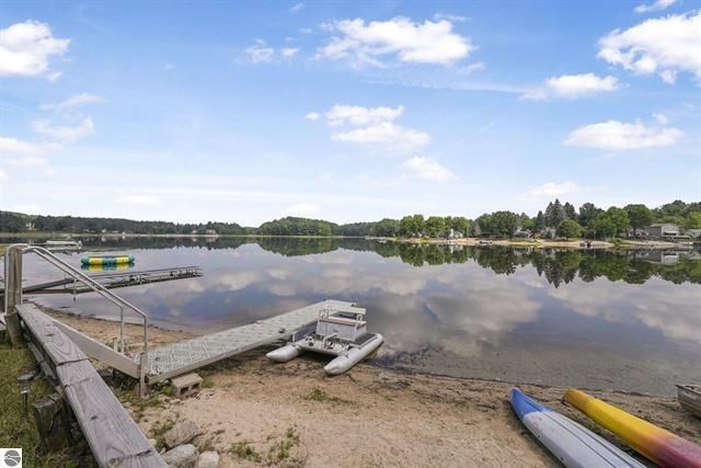 9301 E 50 Road, Cadillac City, MI 49601