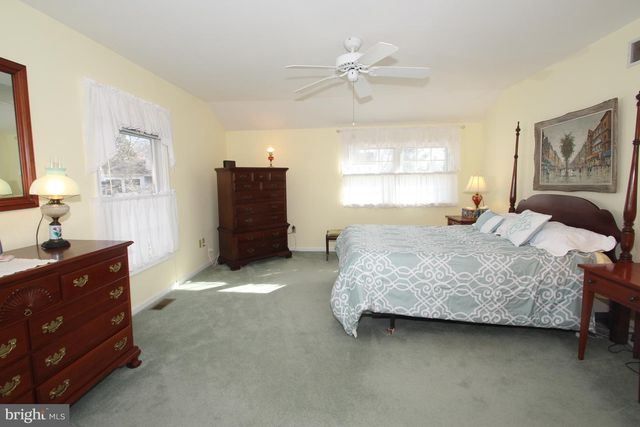 724 FISKE LN, Newark, DE 19711