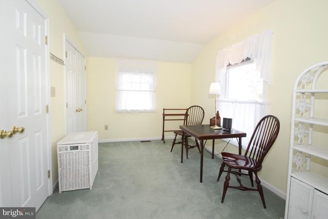 724 FISKE LN, Newark, DE 19711