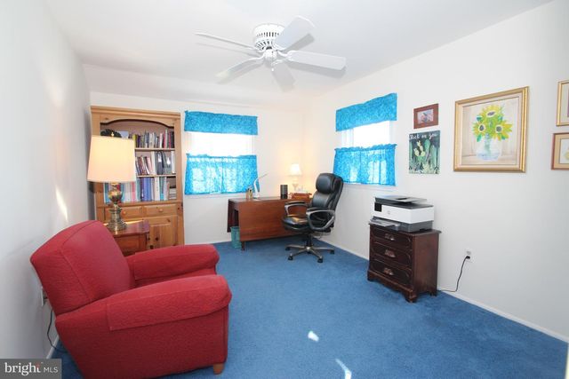 724 FISKE LN, Newark, DE 19711