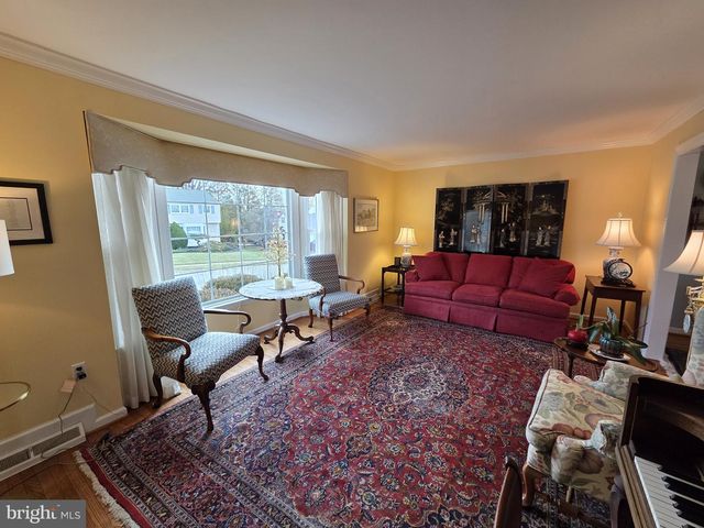 724 FISKE LN, Newark, DE 19711