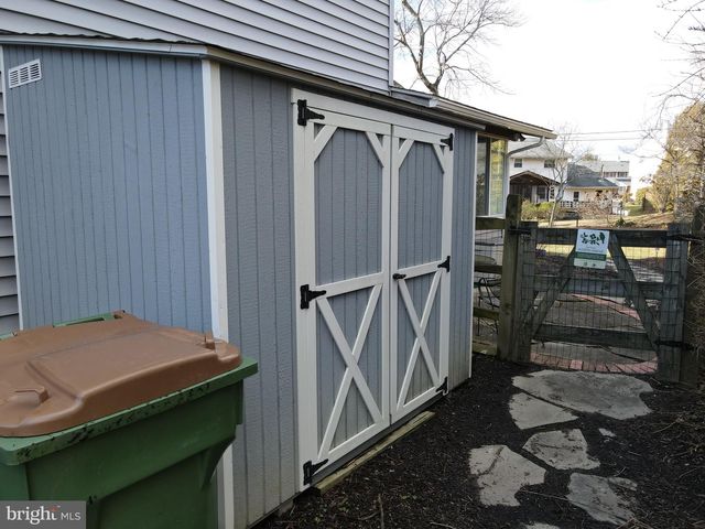 724 FISKE LN, Newark, DE 19711