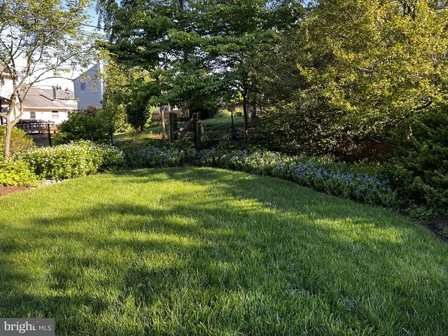 724 FISKE LN, Newark, DE 19711