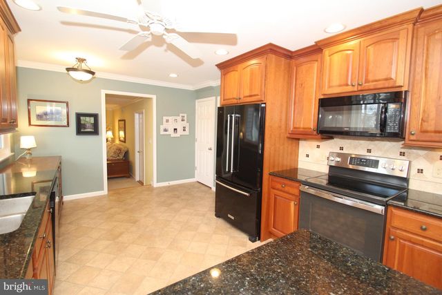 724 FISKE LN, Newark, DE 19711