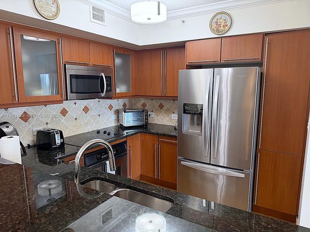 2080 S Ocean Dr LPH05, Hallandale Beach, FL 33009