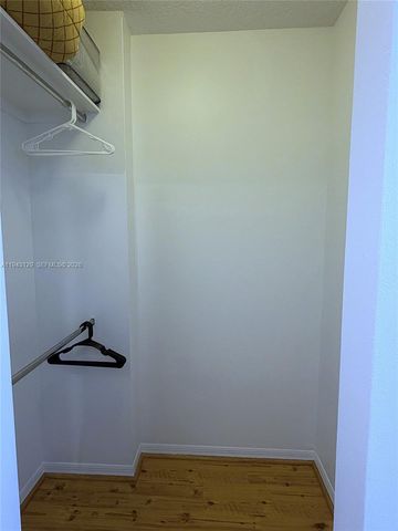 2080 S Ocean Dr LPH05, Hallandale Beach, FL 33009