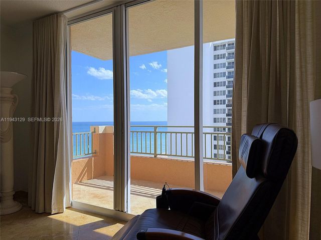 2080 S Ocean Dr LPH05, Hallandale Beach, FL 33009