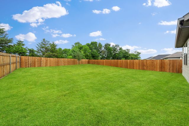 900 Pine Beach Drive, Princeton, TX 75071