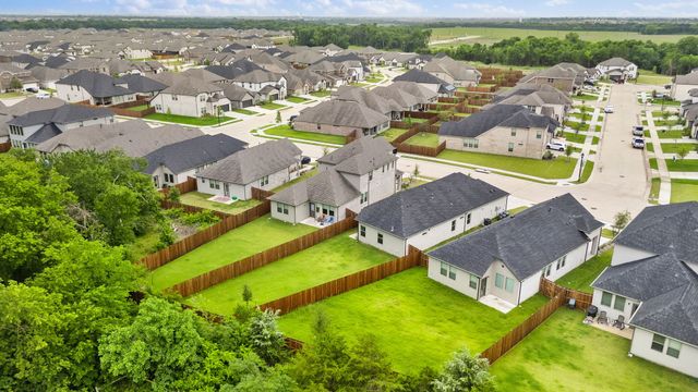 900 Pine Beach Drive, Princeton, TX 75071