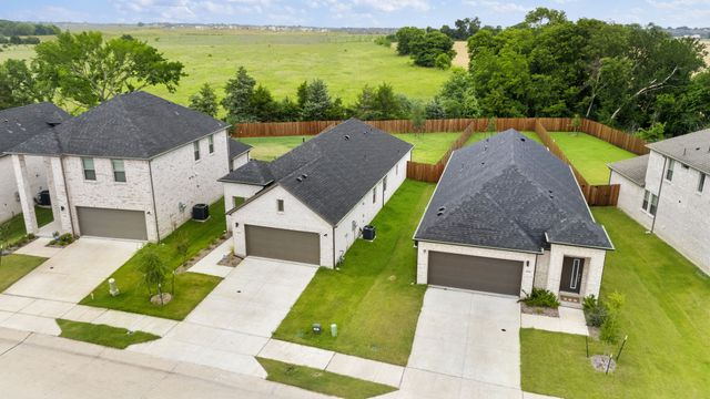 900 Pine Beach Drive, Princeton, TX 75071
