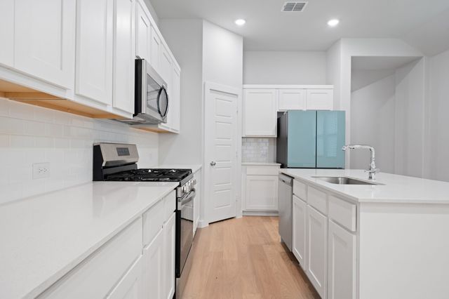 900 Pine Beach Drive, Princeton, TX 75071