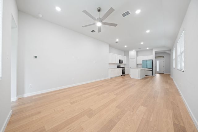 900 Pine Beach Drive, Princeton, TX 75071