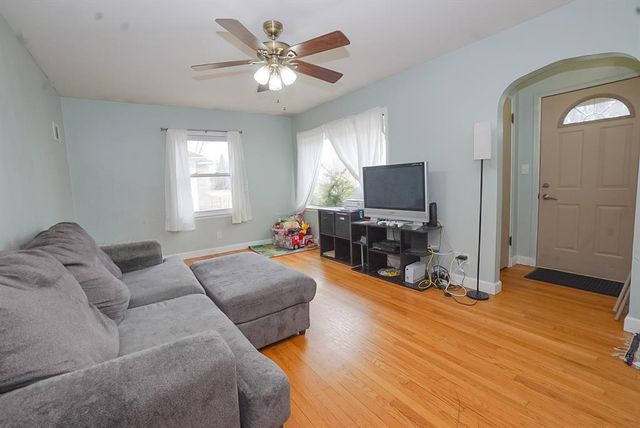 127 W Truman Avenue, Eau Claire, WI 54701